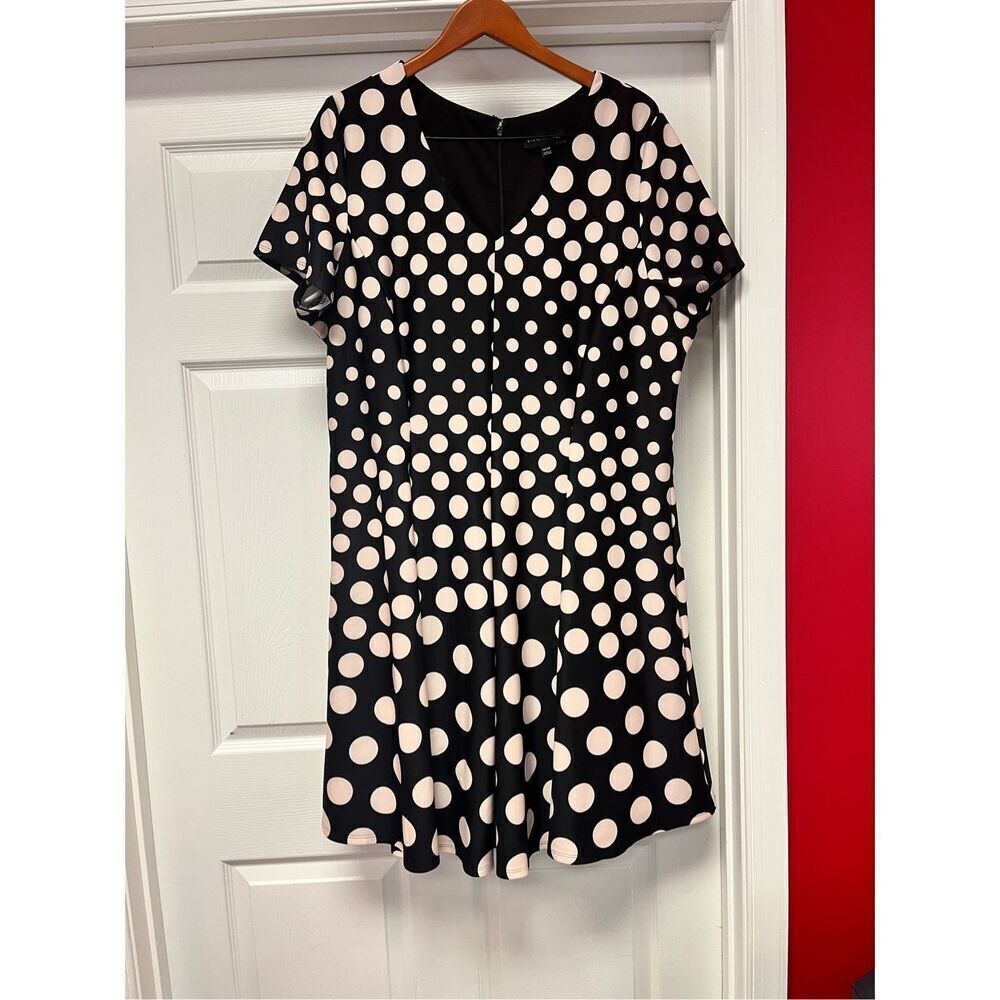 Lane Bryant Scuba Black & White Polka Dot Full Swing Skirted Dress sz 22/24 EUC
